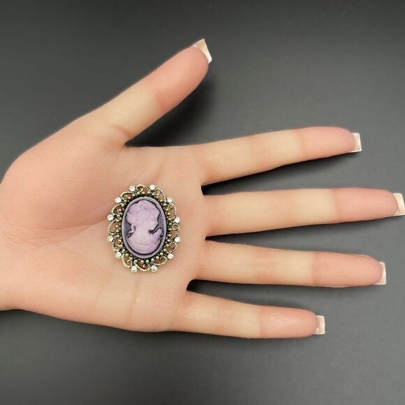 Yellow Gold and Purple with Diamond Crystal Victorian Lady Cameo Pin Back Brooch - Picture 7 of 7